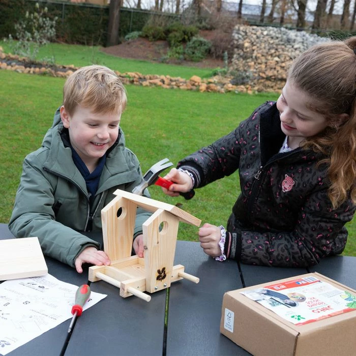 National Trust Kids Build-Your-Own Jinto Feeding House Kit - Image 3