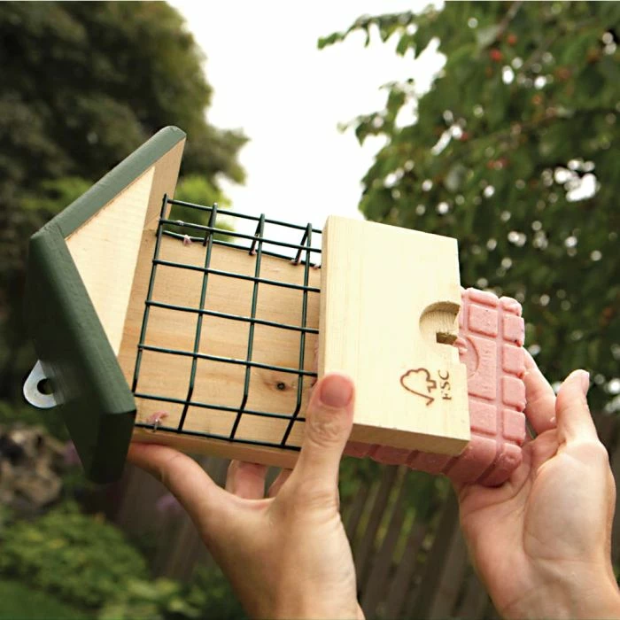 Wolga Peanut Cake Feeder - Image 3