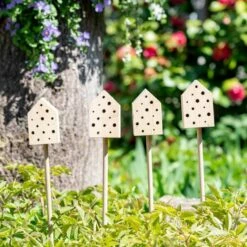 Cuba Mini Insect House On Pole - 4 Pack
