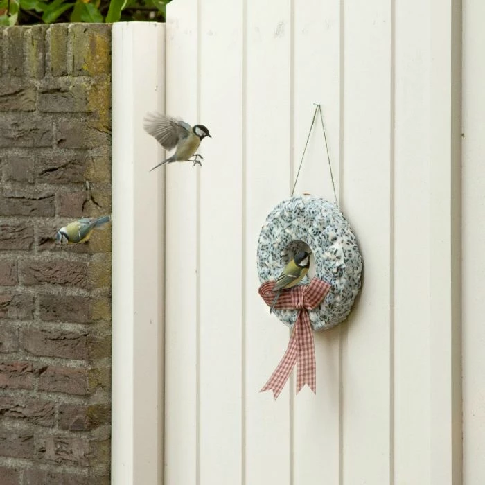 Suet Christmas Wreath Ring 1.2kg - Image 2